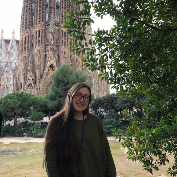 Meet your Posher, Haley - Picture 1 of 1